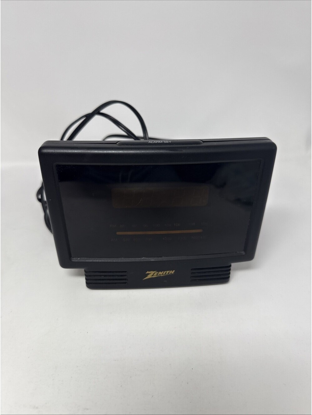 Zenith ZG120M AM/FM Digital Alarm Clock Radio Snooze Sleep Timer Black Vintage